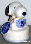 Snoopy sitting hold blue heart bank