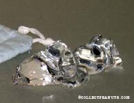 Snoopy laying on tummy crystal statue