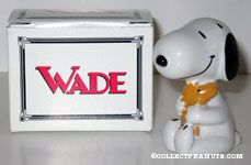 Snoopy hugging Woodstock