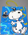 Snoopy dancing with confetti Gift Bag