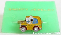 Snoopy driving taxi Ring