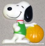Snoopy playing basketball Magnet