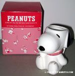 Snoopy holding chin figural mug