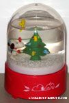 Snoopy & Woodstock decorating tree Snowglobe Music box