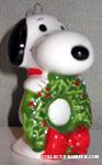 Snoopy holding Wreath