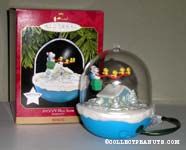 Snoopy plays Santa Ornament  