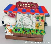 Snoopy & Woodstock at flower stand Photo Frame
