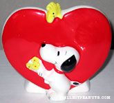 Snoopy holding Flowers Planter