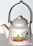 Snoopy looking at flowers Kettle-shaped Planter