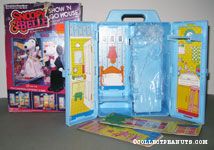 Snoopy & Belle Show n' Go House