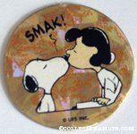 Snoopy kissing Lucy pog