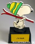 Snoopy carrying skis 'Ski Bum' Trophy