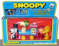 Snoopy Push N' Pull Locomotive - 1 Train, 4 Figures