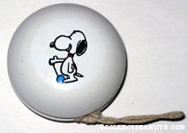 Snoopy with yo-yo Yo-Yo