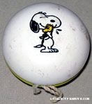 Snoopy hugging Woodstock Yo-Yo