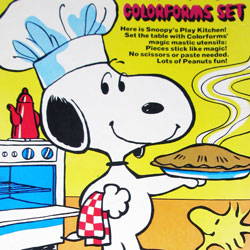 Click to view the What's Cooking, Snoopy! Colorforms