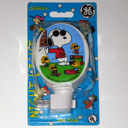 Click to view the Joe Cool & Woodstock Nightlight
