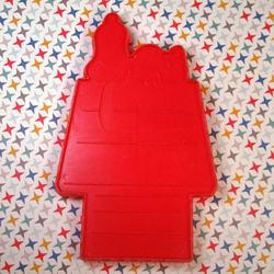 Click to view Snoopy Doghouse Cookie Cutter