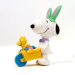 Easter Beagle pushing wheelbarrow PVC Figurine - Yellow