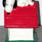 Snoopy on Doghouse Figurescene