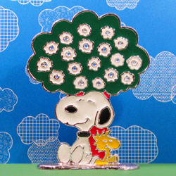 Click to view Snoopy & Woodstock Earring Tree