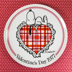 Click to view  Snoopy Valentine's Day Plates