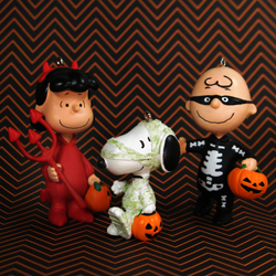 Changing seasons with the Peanuts Gang