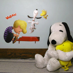 Easy to move Peanuts Wall Decals from Wall-Ah!