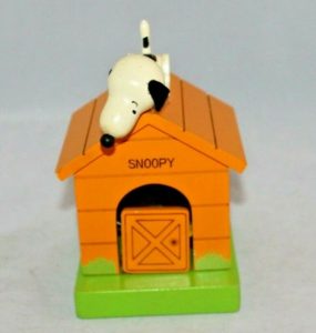 Snoopy on Doghouse Musical Bank