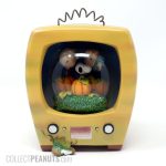 Great Pumpkin Charlie Brown TV Snow Globe