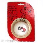 Snoopy holding football Yo-Yo