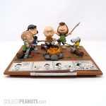 Peanuts Gang roasting marshmallows comic strip Figurine