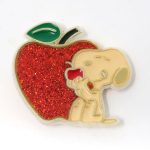 Snoopy with apple glitter magnet