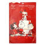 Peanuts gang celebrating around doghouse Decoration