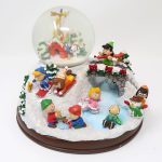 Peanuts Gang Snow Globe Winter Activities Figurine