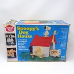 Snoopy's Dog House Wind-Up Toy Playset