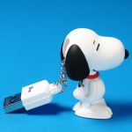 Figural Snoopy with drive removed and keychain inserted into head - Peanuts EMTEC USB Drive