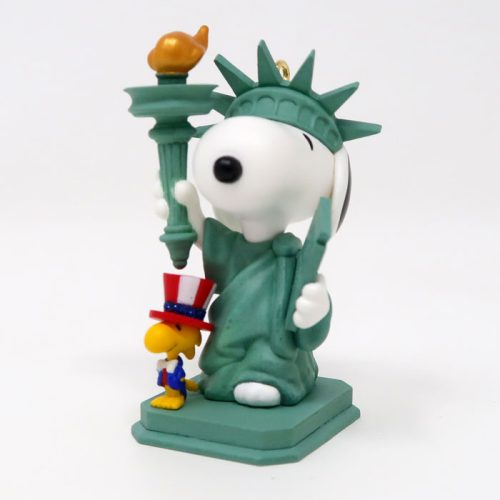 Snoopy Statue of Liberty Ornament