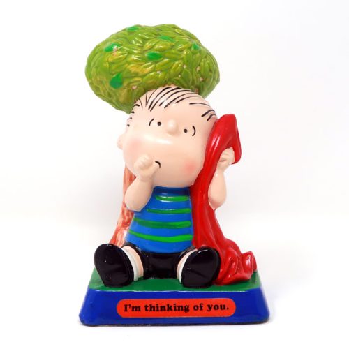 Linus Under Tree Figurescene