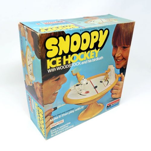 Snoopy Ice Hockey Snap-tite Model